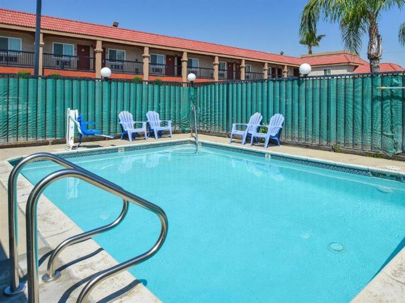 Americas Best Value Inn-Rialto Exterior foto