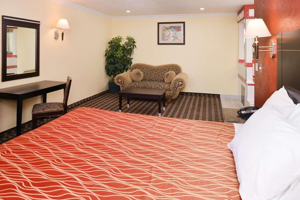 Americas Best Value Inn-Rialto Habitación foto