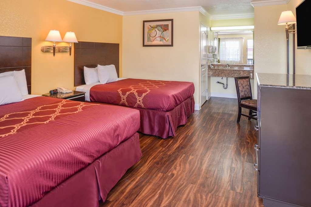 Americas Best Value Inn-Rialto Habitación foto